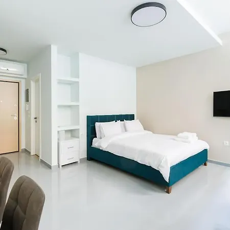 Snug Studio Apartment With Shared Garden II Athens Exterior photo