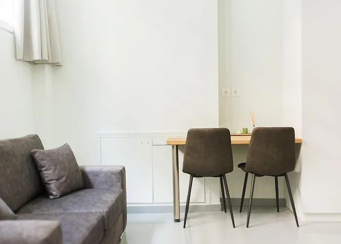 Snug Studio Apartment With Shared Garden II