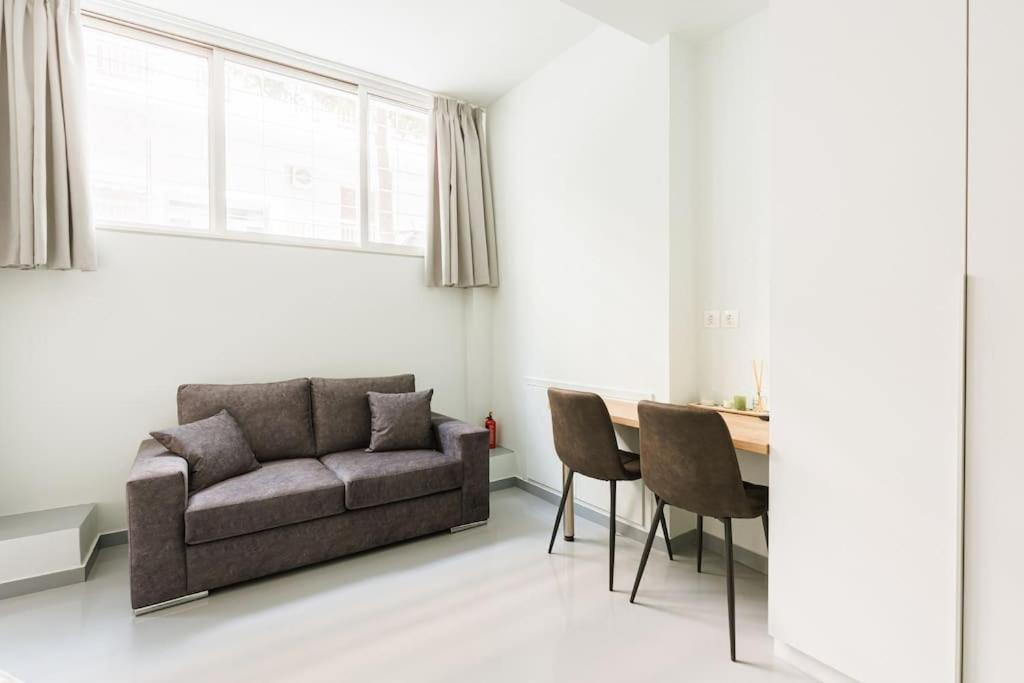Snug With Shared Garden Ii Apartment Athens
