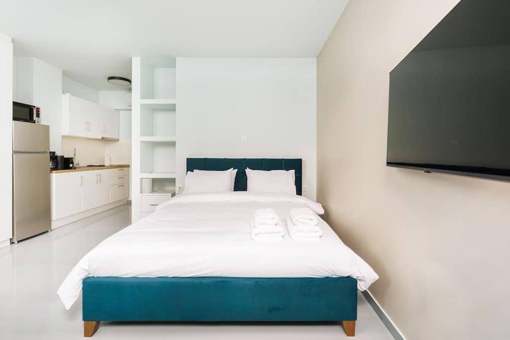 Snug With Shared Garden Ii Apartment *