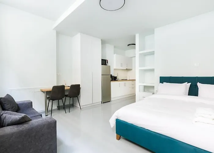 Snug Studio Apartment With Shared Garden II