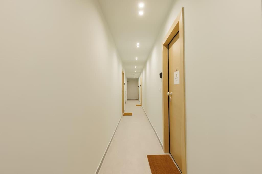 Apartament Snug With Shared Garden Ii *